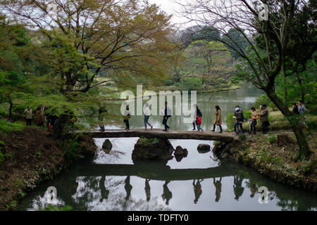 Rikugi-en ist ein Tokioter Stadtpark in Bunkyō-ku. Der Name Rikugi-en bedeutet Garten der sechs Prinzipien, Stockfoto