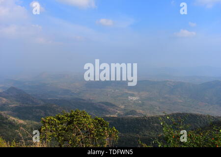 Blick auf das Tal von Cumbam Meghamalai Hügeln in Tamil Nadu Stockfoto