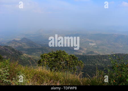 Blick auf das Tal von Cumbam Meghamalai Hügeln in Tamil Nadu Stockfoto