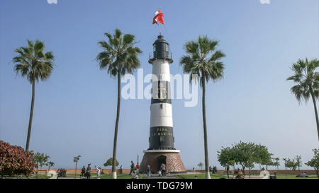 LIMA, PERU - Juni, 12, 2016: Morgen Blick von La Marina Leuchtturm in Miraflores, Lima, Peru Stockfoto