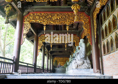 Bai Dinh Pagode - Die biggiest Tempelanlage in Vietnam in Trang Ein, Ninh Binh. Stockfoto