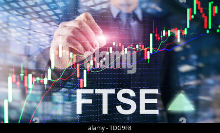 FTSE 100 Financial Times Stock Exchange Index Vereinigtes Königreich Großbritannien England Investitionen Handel Konzept mit Tabelle und Grafiken. Stockfoto