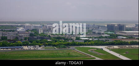 Shanghai, China - Jun 3, 2019. Luftaufnahme der ländlichen Gemeinde am sonnigen Tag in Shanghai, China. Stockfoto