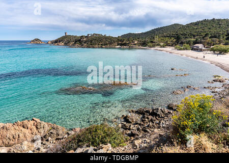 Malerischer Blick auf die 'Fautea' Strand mit der genuesische Turm von Fautea, Süd Korsika, Frankreich, Europa Stockfoto