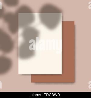 Zwei leere vertikale Blatt Papier 5 x 7 Zoll mit Shadow Overlay. Die modernen und stilvollen Grußkarte oder Hochzeit Einladung mock up. Editierbare vektor design, Stock Vektor