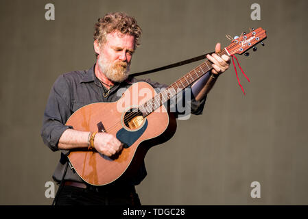 Firenze, Italien. 15 Juni, 2019. Der irische Sänger Glen Hansard live auf der Bühne des Firenze Rocks Festival 2019 in Florenz, Italien, Öffnung für Eddie Vedder. Credit: Alessandro Bosio/Pacific Press/Alamy leben Nachrichten Stockfoto