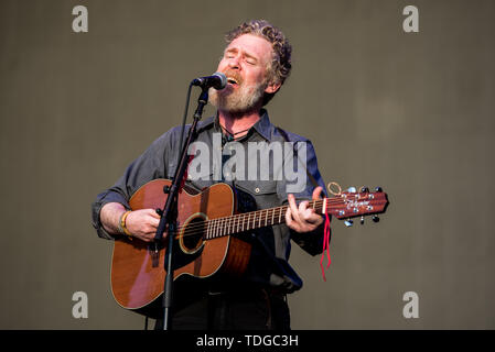 Firenze, Italien. 15 Juni, 2019. Der irische Sänger Glen Hansard live auf der Bühne des Firenze Rocks Festival 2019 in Florenz, Italien, Öffnung für Eddie Vedder. Credit: Alessandro Bosio/Pacific Press/Alamy leben Nachrichten Stockfoto