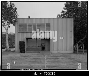 Nordseite. - Hughes Aircraft Company, Verwaltungsgebäude, 6775 Centinela Avenue, Los Angeles, Los Angeles County, CA Stockfoto