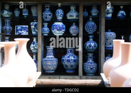 Chinas Jingdezhen Porzellan, Vielfalt, wechselbaren Stil, wunderschöne Farbe, schön, ist der Schatz der Kunst!! Stockfoto