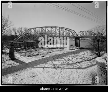 Norden und Osten WEB PORTAL. Blick nach Süden von Blair EISENBAHNBRÜCKE. - Abraham Lincoln Memorial Bridge, Spanning Missouri River auf der Autobahn 30 zwischen Nebraska und Iowa, Blair, Washington County, NE Stockfoto