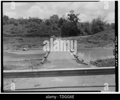 NORTHWEST ANSATZ - ELEVATION. - Puente de la Marina, San Lorenzo-Florida und Cerro Gordo Nachbarschaften, Spanning Rio Grande de Loiza River bei Narciso Varona-Suarez Street, San Lorenzo, San Lorenzo Municipio, PR; Nones, Rafael; Benitez-Rexach, Luis; Lopez, Adolfo; Pumarada-O'Neill, Luis, Historiker; Mendez-Caratini, Hector, Fotograf Stockfoto