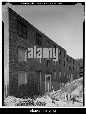 Nordseite, 499, 497, und 495 Techwood Drive, von Nordosten nach Südwesten. - Techwood Wohnungen, Gebäude Nr. 4, 489-499 und 115-119 Techwood Drive Pine Street, Atlanta, Fulton County, GA Stockfoto