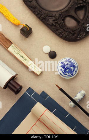 Die vier Schätze des Wen Fang auf dem Tisch Stockfoto