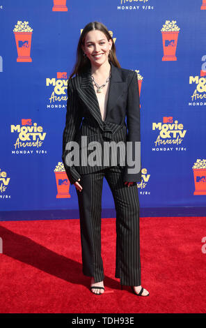 SANTA MONICA, CA - 15. Juni: Victoria Pedretti, an der 2019 MTV Movie & TV Awards durch M&M'S, Mountain Dew, Taco Bell® gesponsert, und Wahrheit bei Barker Hangar in Santa Monica, Kalifornien am 15. Juni 2019. Credit: Faye Sadou/MediaPunch Stockfoto