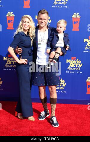 LOS ANGELES - Jun 15: Heidi Montag, Gunner Pratt, Spencer Pratt an der 2019 MTV Movie & TV Auszeichnungen bei den Barker Hangar am 15. Juni 2019 in Santa Monica, CA bei der Ankunft für 2019 MTV Movie und TV Awards, Barker Hangar, Los Angeles, CA 15 Juni, 2019. Foto von: Priscilla Grant/Everett Collection Stockfoto