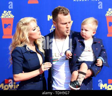 LOS ANGELES - Jun 15: Heidi Montag, Gunner Pratt, Spencer Pratt an der 2019 MTV Movie & TV Auszeichnungen bei den Barker Hangar am 15. Juni 2019 in Santa Monica, CA bei der Ankunft für 2019 MTV Movie und TV Awards, Barker Hangar, Los Angeles, CA 15 Juni, 2019. Foto von: Priscilla Grant/Everett Collection Stockfoto