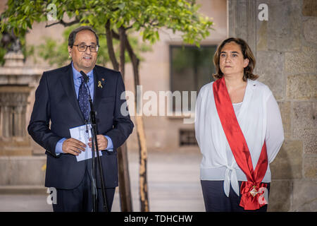 Barcelona, Spanien. 15 Juni, 2019. Präsident Quim Torra spricht während der amtseinführung Sitzung. Ada Colau war als Bürgermeister in was Ihre zweite Amtszeit an der Spitze der Stadtverwaltung von Barcelona wird erneuert. Die Einsetzung der neuen Mitglieder der Stadtverwaltung von Barcelona fand am 15. Juni 2019. Credit: SOPA Images Limited/Alamy leben Nachrichten Stockfoto