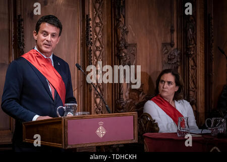 Barcelona, Spanien. 15 Juni, 2019. Manuel Valls spricht während der amtseinführung Sitzung. Ada Colau war als Bürgermeister in was Ihre zweite Amtszeit an der Spitze der Stadtverwaltung von Barcelona wird erneuert. Die Einsetzung der neuen Mitglieder der Stadtverwaltung von Barcelona fand am 15. Juni 2019. Credit: SOPA Images Limited/Alamy leben Nachrichten Stockfoto