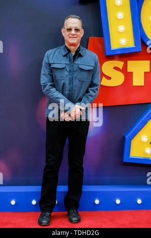London, Großbritannien. 16. Juni 2019. Tom Hanks Posen auf dem roten Teppich für die Europäische Premiere von Toy Story 4 im Odeon Luxe, Leicester Square, London am Sonntag, Jan. 16, 2019 statt. Credit: Julie Edwards/Alamy leben Nachrichten Stockfoto
