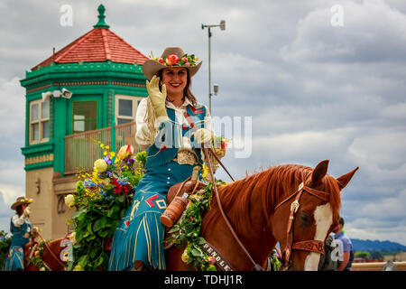 Portland, Oregon, USA - Juni 8, 2019: Pendleton Überblick zum Gericht im Grand Floral Parade, während Portland Rose Festival 2019. Stockfoto