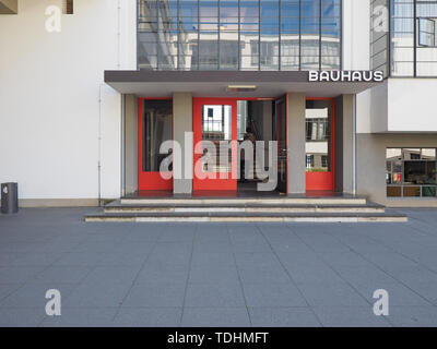 DESSAU, Deutschland - ca. Juni 2019: Das Bauhaus kunst schule ikonischen Gebäude von Architekt Walter Gropius 1925 entworfen Stockfoto