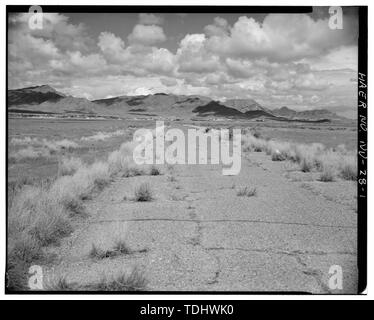Überblick über die AUTOBAHN UND DIE EINSTELLUNG ZU NORDEN eine Meile in die Studie - Lincoln Highway, 3 Meile südlich von Business Segment I-80 und ALT 93 Kreuzung, West Wendover, Elko County, NV Stockfoto