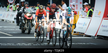 Am Okt. 18, 2018 World Tour · Ring Guangxi geht in den dritten Tag der Nanning Circle Race, dargestellt im Wettbewerbsintensiven führenden Gruppe. (Sky Team, BMC-Team) Stockfoto