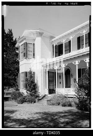 OBLIQUE ANSICHT VON OSTEN VON SÜDOSTEN (VORNE) Höhenlage - Wilson-Gibbs House, 1012 Palmetto Street, Mobile, Mobile County, AL Stockfoto