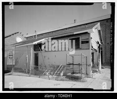 Schrägansicht DER VORDERSEITE nach Nordosten. - U.S. Naval Air Station, öffentliche Toiletten, South Avenue, Pensacola, Escambia County, FL Stockfoto