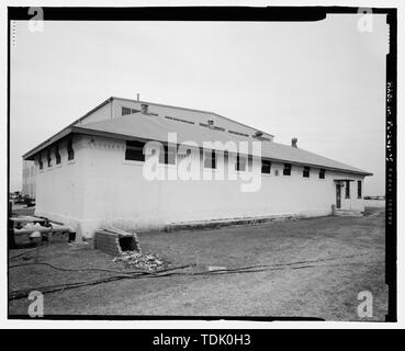 Schrägansicht DER VORDERSEITE NACH SÜDWESTEN - U.S. Naval Air Station, Brig, South Avenue, Pensacola, Escambia County, FL Stockfoto