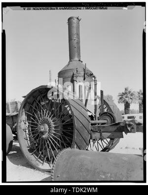 Alte DINAH DAMPF TRAKTOR. DETAIL von Kessel- UND ANTRIEBSRAD. - 20 Mule Team Borax Wagen, Death Valley Junction, Inyo County, CA Stockfoto