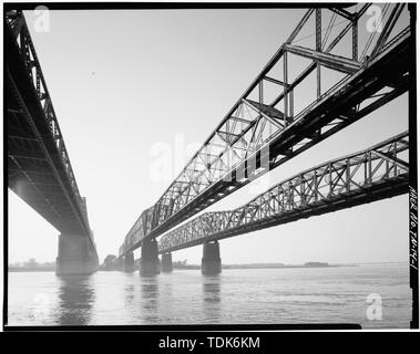 Gesamtüberblick über die Brücke (Mitte). Blick nach Südwesten. - Memphis Brücke, Spanning Mississippi River, Memphis, Shelby County, TN; Burlington Northern Railroad; Morison, George S; Noble,; Gerber, E Stockfoto