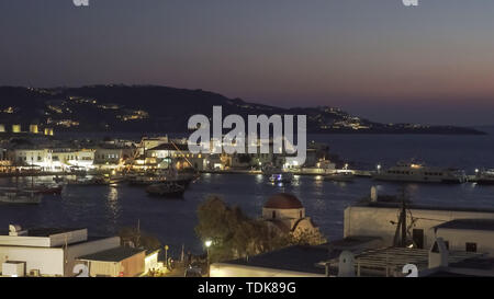 Night Shot der Stadt Chora auf der Insel Mykonos, Griechenland Stockfoto