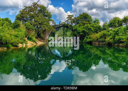 Der Fluss Lijiang in Guilin, driftet durch die Dragon River. Stockfoto