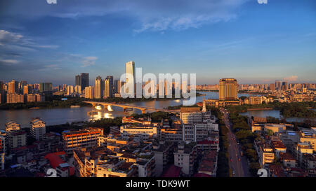 Binjiang Dämmerung, Jiangbei neuen Bereich, Huizhou Stockfoto