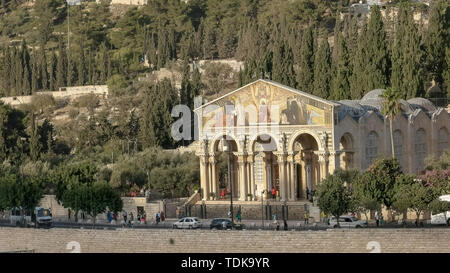 Am Nachmittag Blick auf die Kirche der Nationen im Garten Gethsemane in Jerusalem, Israel Stockfoto