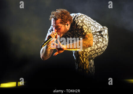 Post Malone führt während der 2019 Bonnaroo Music & Arts Festival in Manchester, Tennessee. Foto: Lori Sky Twohy für imageSPACE/MediaPunch Stockfoto