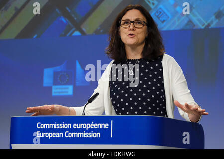 Brüssel, Belgien. 17. Juni 2019. Der Europäische Kommissar für Handel Cecilia Malmström gibt eine Pressekonferenz zum Jahresbericht über die weltweite Handels- und Investitionshemmnisse. Stockfoto