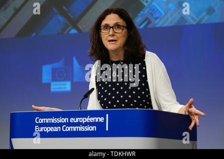 Brüssel, Belgien. 17. Juni 2019. Der Europäische Kommissar für Handel Cecilia Malmström gibt eine Pressekonferenz zum Jahresbericht über die weltweite Handels- und Investitionshemmnisse. Stockfoto