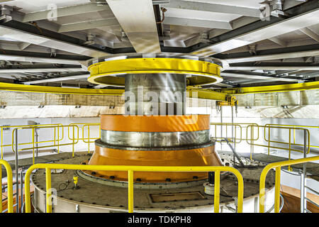 März 21, 2011 - Estreito, MaranhÃ £ o, Brasilien - Wasser Turbine 1 in das Innere der Power House von Estreito Wasserkraftwerk in Estreito. Credit: Ricardo Ribas/SOPA Images/ZUMA Draht/Alamy leben Nachrichten Stockfoto