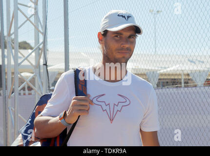 Calvia, Spanien. 17 Juni, 2019. Rafael Nadal, spanischer Tennisspieler, kommt für seine Ausbildung an der Tennis Club Santa Ponsa Mallorca während der WTA-Turnier. Credit: Clara Margais/dpa/Alamy leben Nachrichten Stockfoto