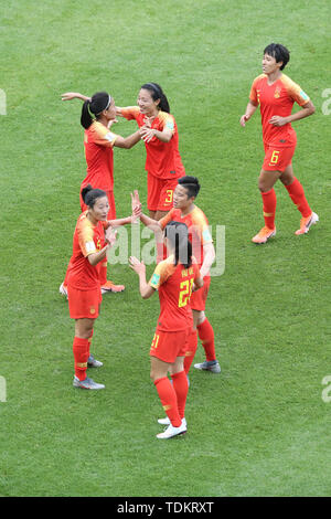 Le Havre, Frankreich. 17 Juni, 2019. Chinesische Spieler feiern, nachdem die Gruppe B Übereinstimmung zwischen China und Spanien im Jahr 2019 die FIFA Frauen-WM in Le Havre, Frankreich, 17. Juni 2019. Credit: Xu Zijian/Xinhua/Alamy leben Nachrichten Stockfoto