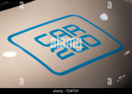 Stuttgart, Deutschland. 17 Juni, 2019. In einer aktuellen Ausstellung im Mercedes-Benz Museum. Car2Go und DriveNow wird unter dem neuen Car sharing Flotte Namen teilen nun zusammengeführt werden. Credit: Fabian Sommer/dpa/Alamy leben Nachrichten Stockfoto