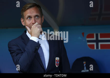 REIMS, Frankreich. 17 Juni, 2019. Südkorea - Trainer Philip O'Connor Norwegen während des Spiels gegen Südkorea, Spiel gültig für Gruppe A der ersten Phase von der Frauen-WM in Reims in Frankreich am Montag (Foto: Vanessa Carvalho/Brasilien Foto Presse) Credit: Brasilien Foto Presse/Alamy leben Nachrichten Stockfoto