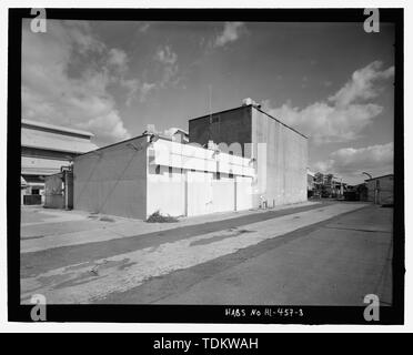 Oblique Ansicht aus Südwesten zeigen neuere (1966) zusätzlich mit höheren ursprünglichen Struktur, Blick Richtung Osten - Nordosten - US Naval Base, Pearl Harbor, Industrial X-Ray Gebäude, Sixth Street, in der Nähe und südlich von Werk Nr. 11, Pearl City, Honolulu County, HI Stockfoto