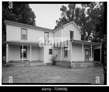 Schrägansicht, West Elevation. - Edgewood Farm, Haupthaus, Westseite der State Route 600, 0,8 km nördlich der State Route 778, Klee, Halifax County, VA Stockfoto