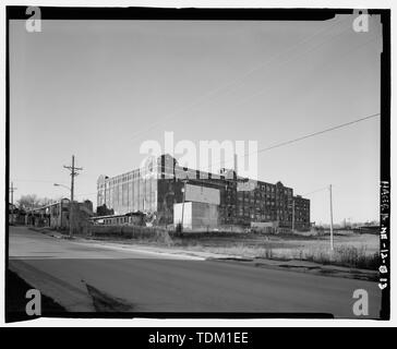 Der Blick von der 27. Straße in Richtung Südwesten Mitarbeiter Eingangstor - Skinner Meat Packing plant, 6006 South Twenty-Seventh Street, Omaha, Douglas County, NE Stockfoto