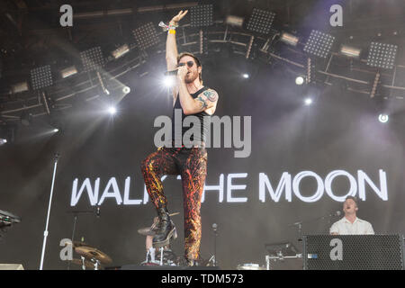 Juni 16, 2019 - Manchester, Tennessee, USA - NICHOLAS WILLIAM PETRICCA von Spaziergang der Mond während der bonnaroo Music+ Arts Festival in Manchester, Tennessee (Credit Bild: © Daniel DeSlover/ZUMA Draht) Stockfoto