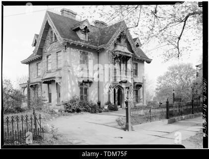 Perspektivische Ansicht von HAUPT- UND SEITENANSICHTEN - W.E. Warren House, 196 Grand Street, Newburgh, Orange County, NY Stockfoto