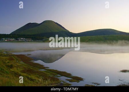 Kusasenri in Morgen, Präfektur Kumamoto, Japan Stockfoto